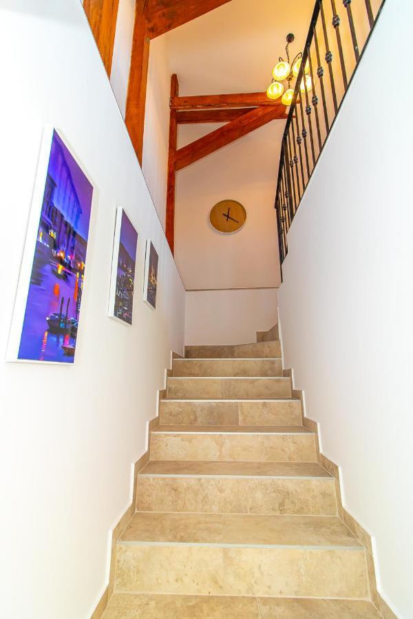 Luxury Apartments Iris Mostar Eksteriør billede