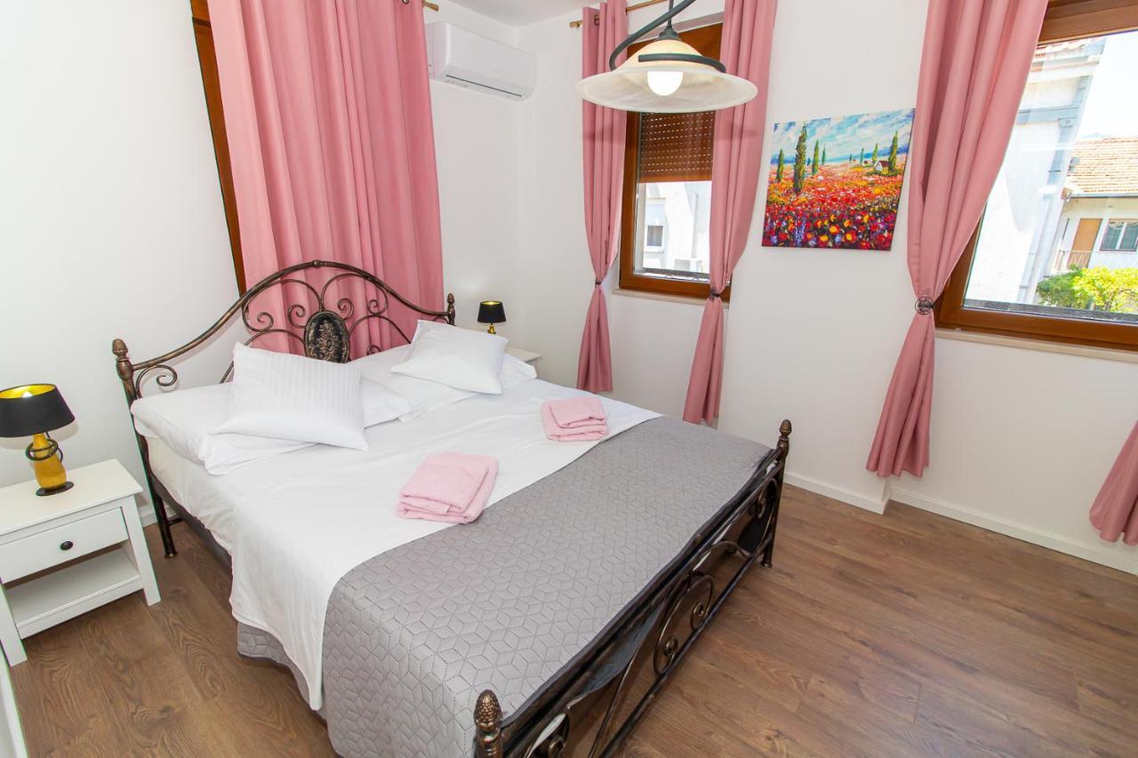 Luxury Apartments Iris Mostar Eksteriør billede